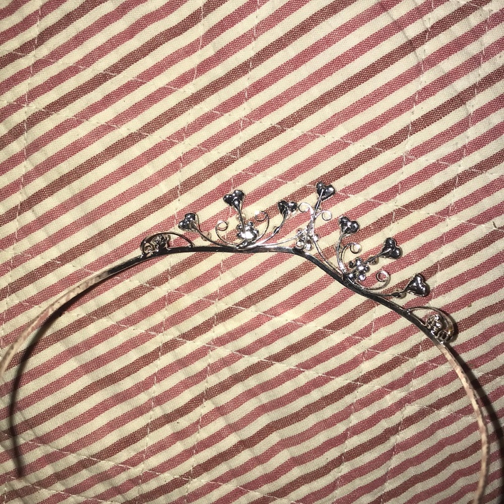 🌻Tiny  simple heart Tierra crown flower girl - Picture 7 of 8
